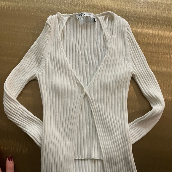 Zara Tops - Zara White Tank & Sweater Set